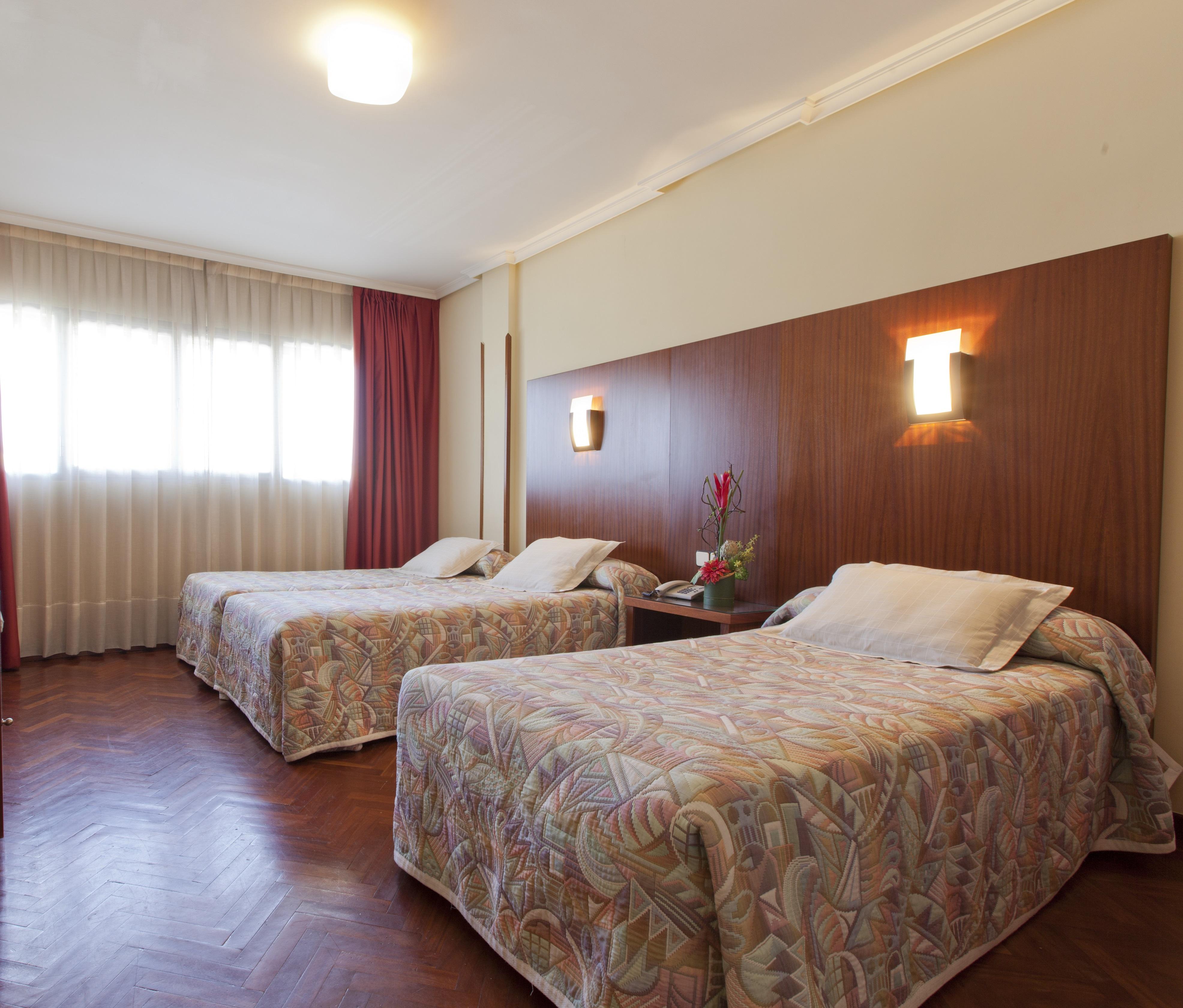 Hotel Galaico Collado Villalba Exterior photo