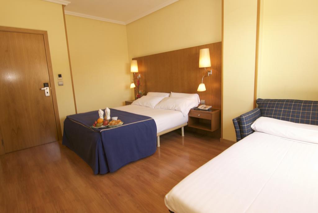 Hotel Galaico Collado Villalba Exterior photo