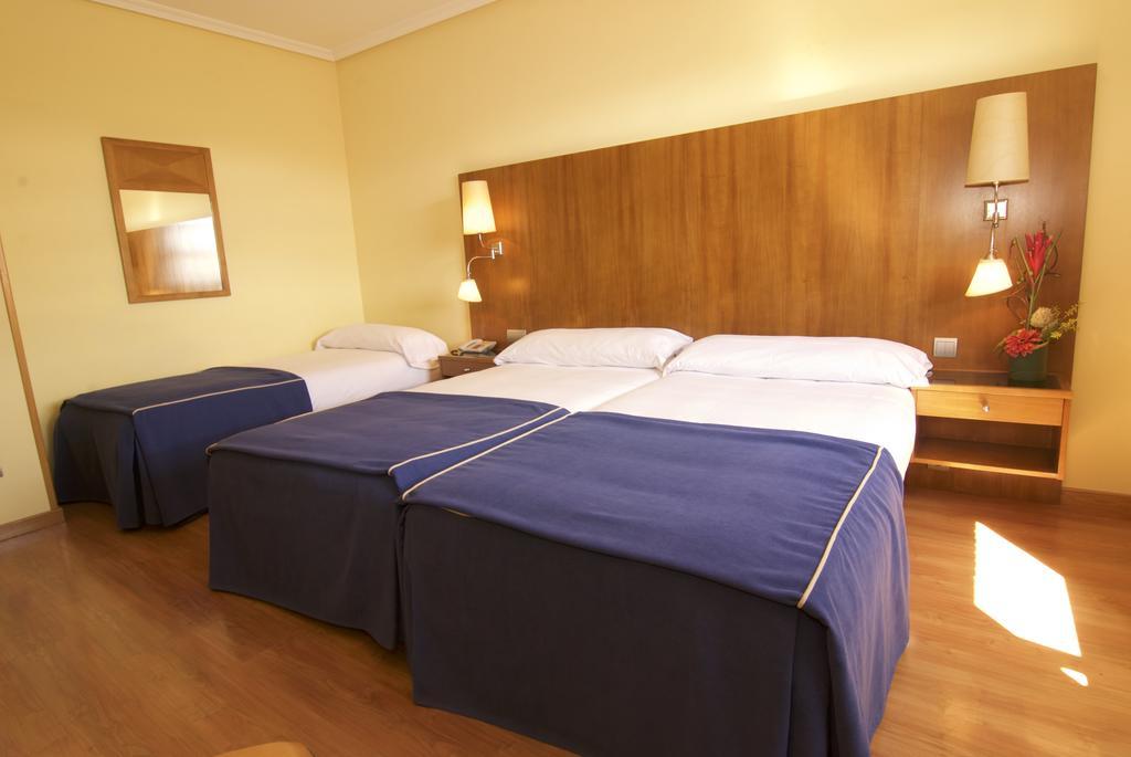 Hotel Galaico Collado Villalba Exterior photo