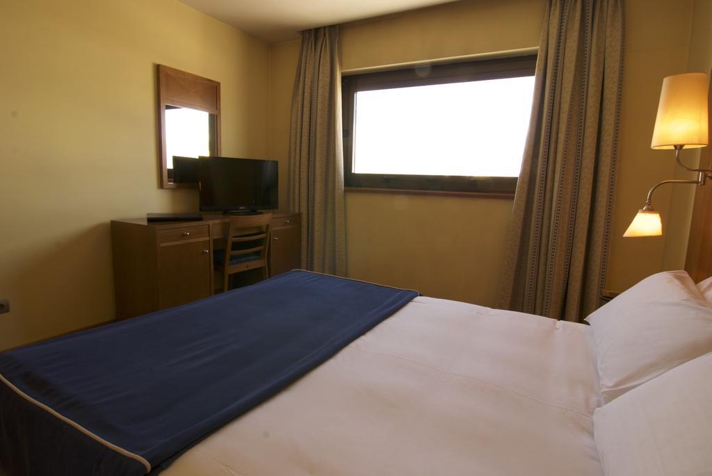 Hotel Galaico Collado Villalba Exterior photo